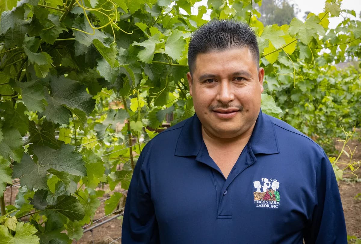 Portrait of Leo Flores Martinez